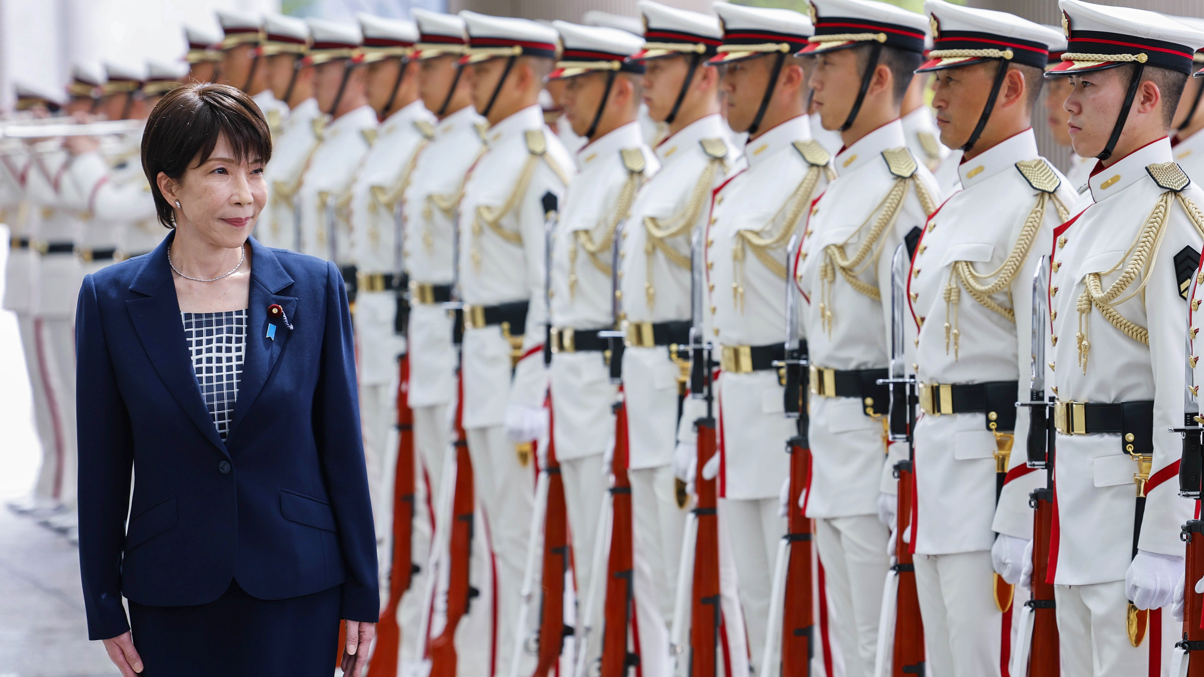 Japón abraza el militarismo y el arma nuclear