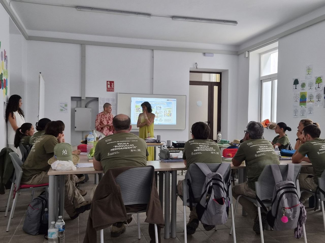 Ayer durante la charla sobre cooperativismo